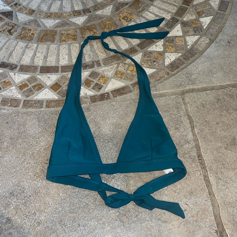 Old Navy women’s green bathing suit top size M.